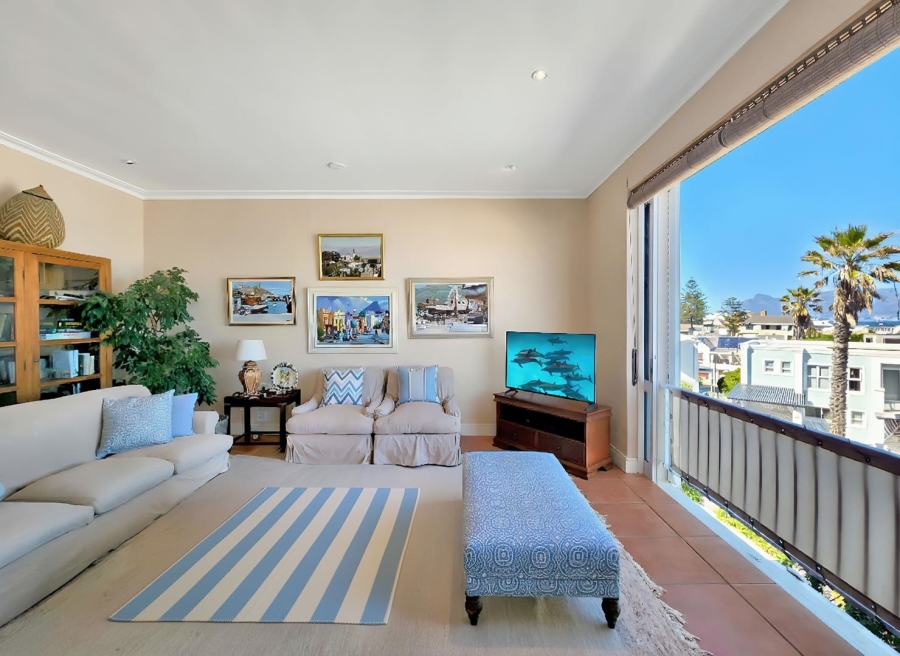 6 Bedroom Property for Sale in Bloubergstrand Western Cape